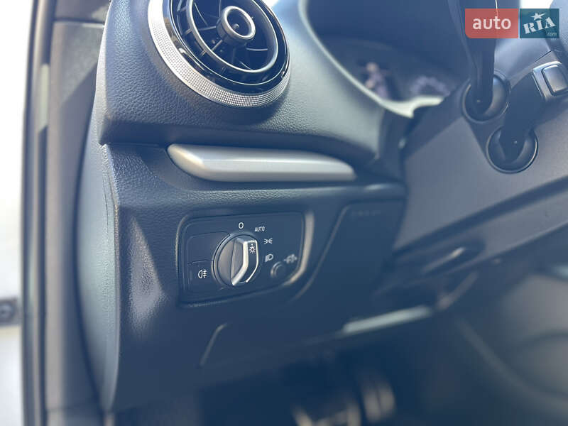 Седан Audi A3 2015 в Вінниці