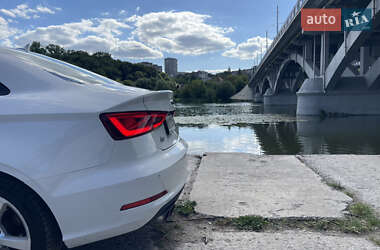 Седан Audi A3 2015 в Виннице