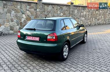 Хэтчбек Audi A3 2001 в 