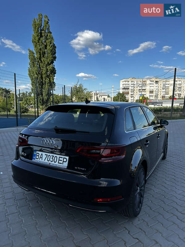 Хетчбек Audi A3 2015 в Кропивницькому