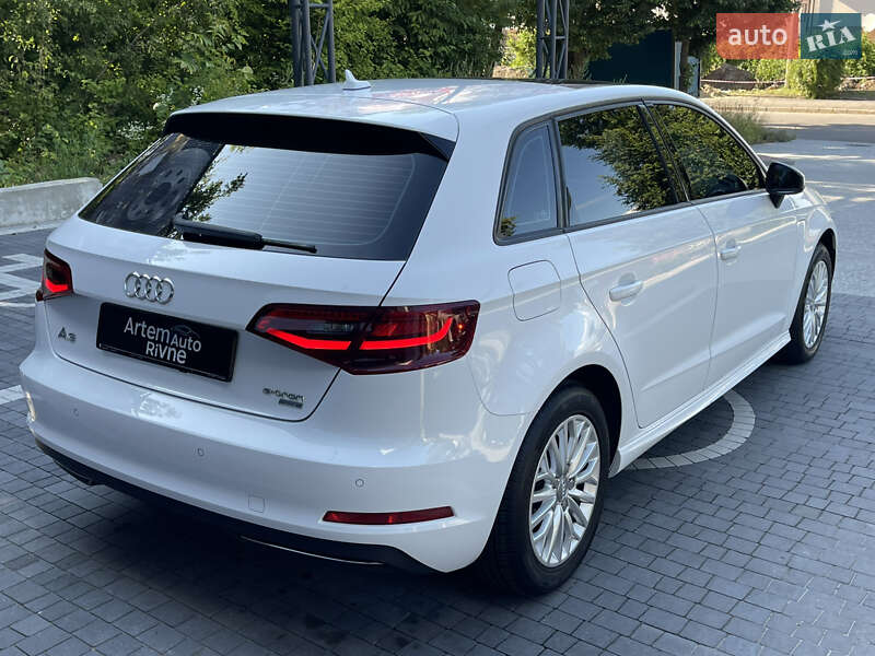 Хэтчбек Audi A3 2016 в Ровно