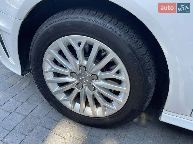 Хэтчбек Audi A3 2016 в Ровно