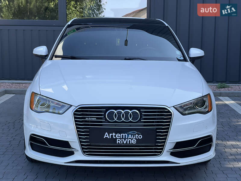 Хэтчбек Audi A3 2016 в Ровно