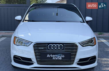 Хэтчбек Audi A3 2016 в 