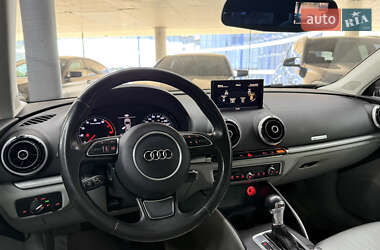 Седан Audi A3 2016 в 
