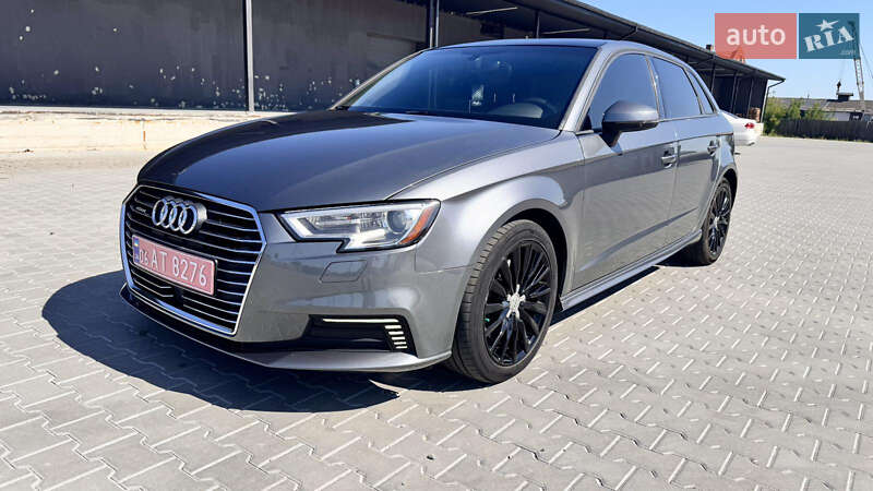 Хэтчбек Audi A3 2017 в Житомире