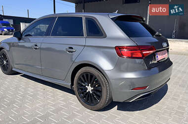 Хэтчбек Audi A3 2017 в 