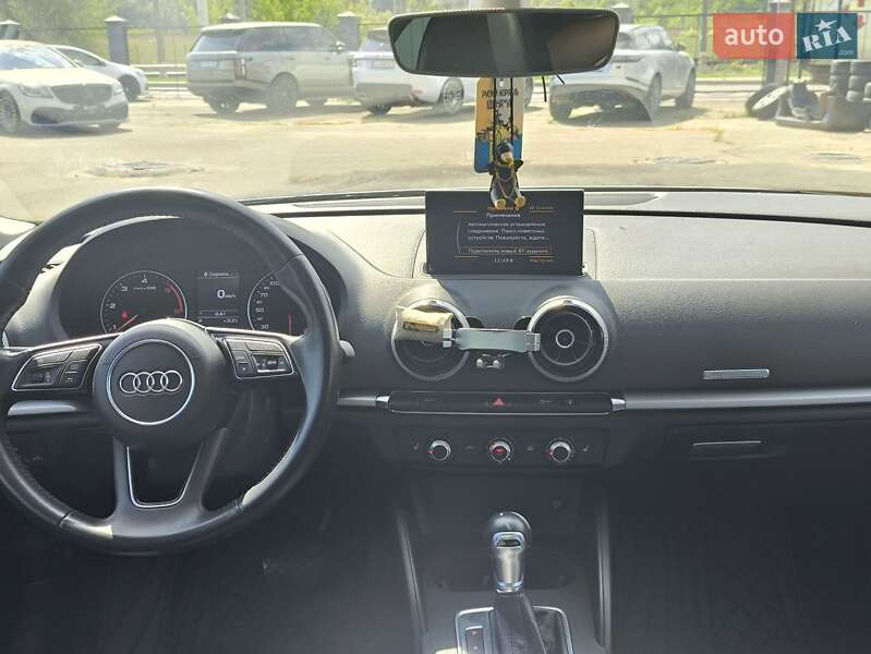 Седан Audi A3 2016 в Киеве