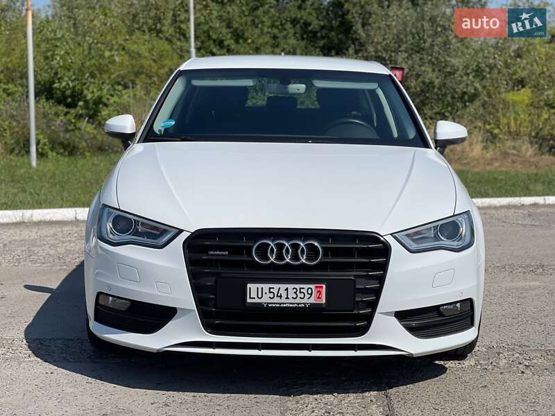 Хэтчбек Audi A3 2015 в Ужгороде