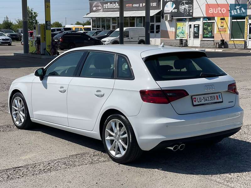 Хэтчбек Audi A3 2015 в Ужгороде