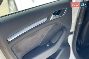 Хэтчбек Audi A3 2015 в 