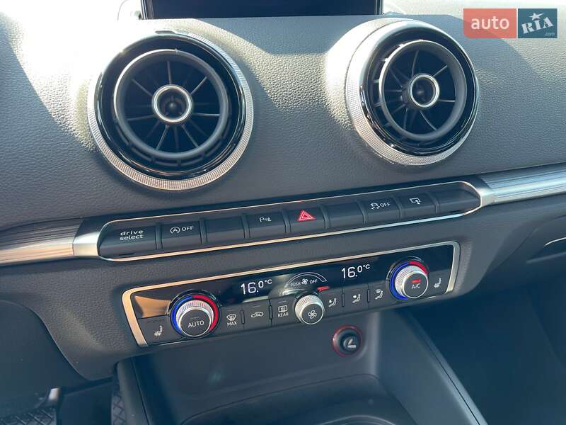 Хэтчбек Audi A3 2015 в Ужгороде