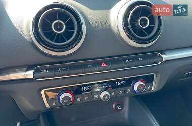 Хэтчбек Audi A3 2015 в 