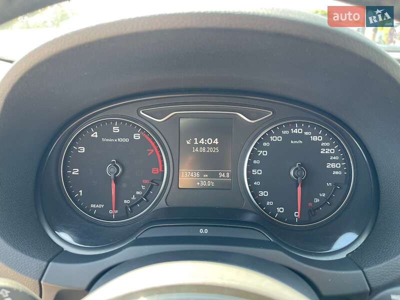 Хэтчбек Audi A3 2015 в Ужгороде
