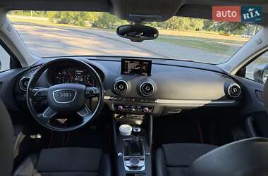 Хетчбек Audi A3 2015 в 