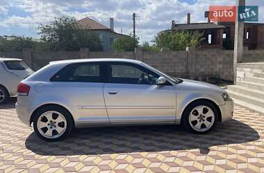Хэтчбек Audi A3 2004 в 