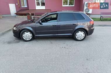 Хэтчбек Audi A3 2011 в Новояворовске