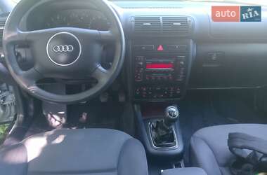 Хэтчбек Audi A3 2000 в 