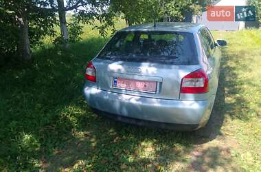 Хэтчбек Audi A3 2000 в 
