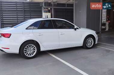 Седан Audi A3 2016 в 