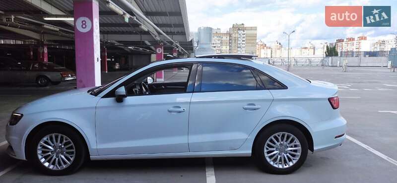 Седан Audi A3 2016 в Киеве
