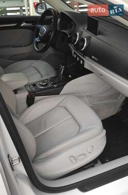 Седан Audi A3 2016 в 