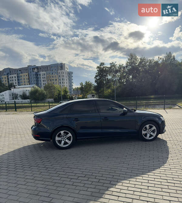 Седан Audi A3 2017 в Львові