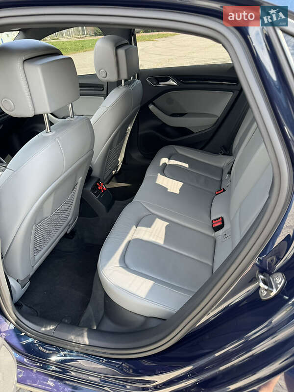 Седан Audi A3 2017 в Львові