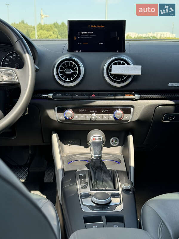 Седан Audi A3 2017 в Львові