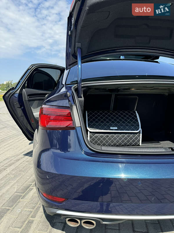 Седан Audi A3 2017 в Львові