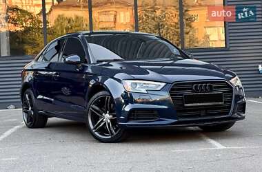 Седан Audi A3 2016 в 