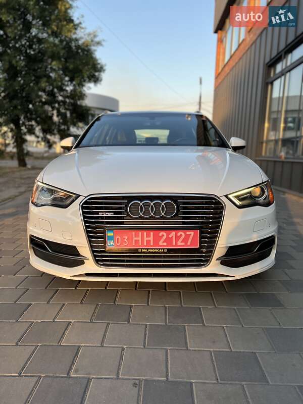 Хэтчбек Audi A3 2016 в Запорожье