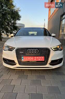 Хэтчбек Audi A3 2016 в 