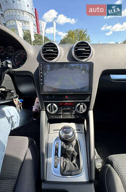 Хэтчбек Audi A3 2011 в 