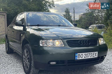 Хэтчбек Audi A3 2000 в 