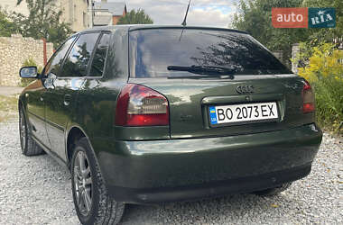 Хэтчбек Audi A3 2000 в 