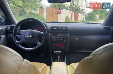 Хэтчбек Audi A3 2000 в 