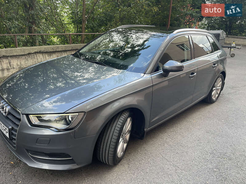 Хетчбек Audi A3 2016 в Львові