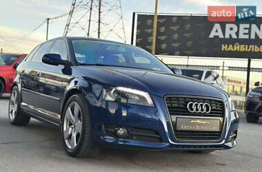 Хэтчбек Audi A3 2012 в 