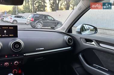 Хэтчбек Audi A3 2016 в 