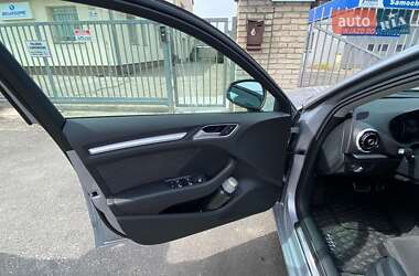 Хэтчбек Audi A3 2015 в 