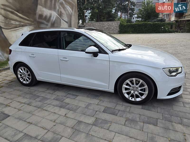 Хэтчбек Audi A3 2016 в Ахтырке