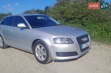 Хэтчбек Audi A3 2009 в 