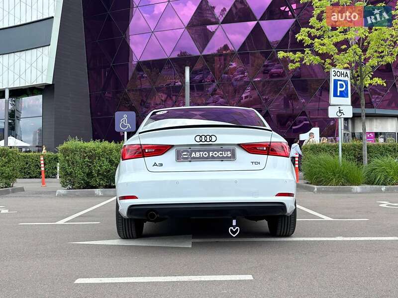Седан Audi A3 2015 в Киеве
