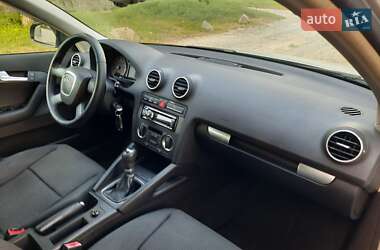 Хэтчбек Audi A3 2006 в 