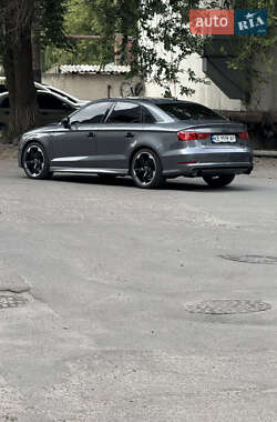 Седан Audi A3 2016 в 
