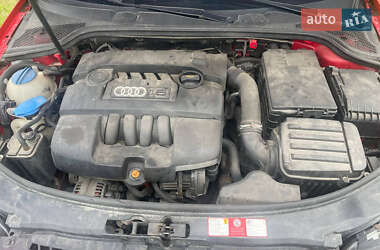 Хэтчбек Audi A3 2003 в 