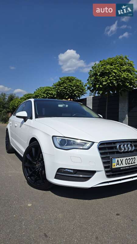 Хэтчбек Audi A3 2015 в Киеве