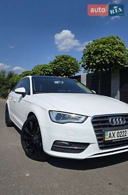 Хэтчбек Audi A3 2015 в 