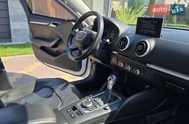 Хэтчбек Audi A3 2015 в 